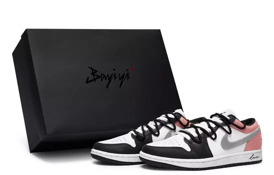 Кроссовки Air Jordan 1 Vintage Basketball Shoes Women's Low-top Red, черный/оранжевый