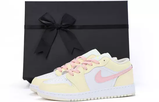 Кроссовки Air Jordan 1 Vintage Basketball Shoes Women's Low-top Yellow/Pink, розовый
