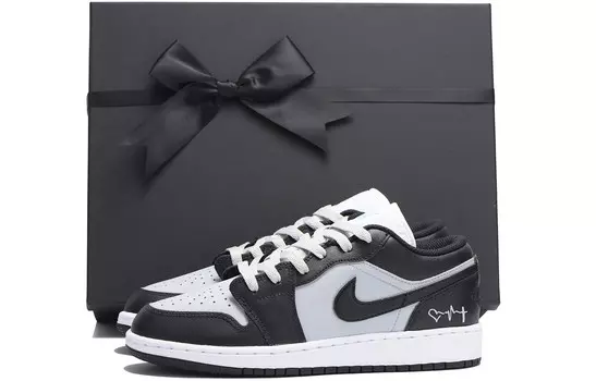 Кроссовки Air Jordan 1 Vintage Basketball Shoes Women's Low-top Gray, черный/розовый