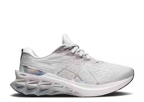 Кроссовки ASICS Wmns Novablast 2 'Platinum', серый