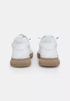 Кроссовки Bata, белые