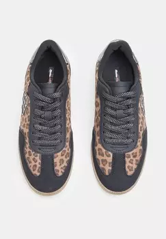 Кроссовки Bata, коричневый