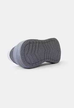 Кроссовки Bata, серый