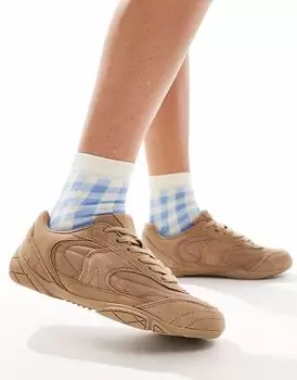 Кроссовки Bershka из искусственной замши песочного цвета