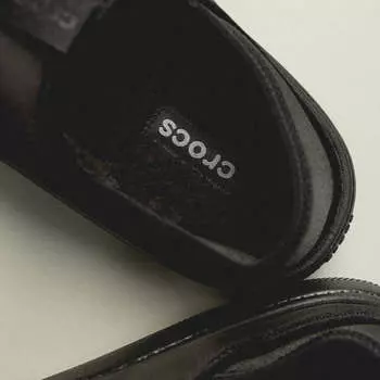 Кроссовки classic puff moc Crocs, черный