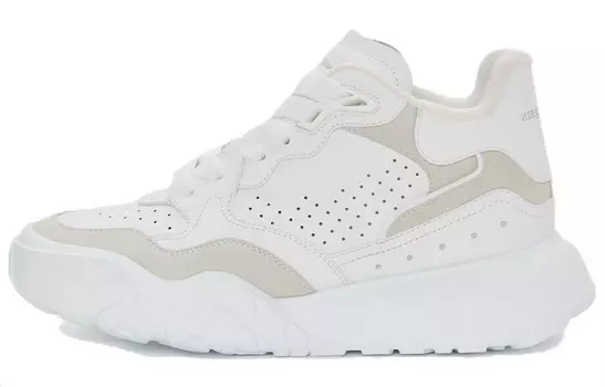 Кроссовки Court Trainer Lifestyle женские с низким верхом белого цвета Alexander Mcqueen