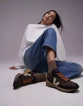 Кроссовки Dekkan коричневого цвета VEJA