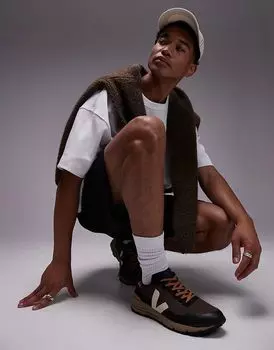 Кроссовки Dekkan коричневого цвета VEJA