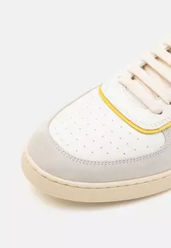 Кроссовки DERBY Stuart Weitzman, белый