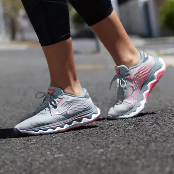 Кроссовки для бега Mizuno Wave Horizon 6, серый