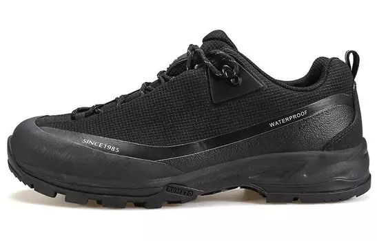 Кроссовки для походов и треккинга мужские с низким верхом черного цвета Humtto