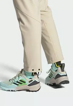 Кроссовки для походов TERREX SWIFT R3 GORE-TEX adidas Sportswear, полуфлеш, цвет морской волны, бежевый