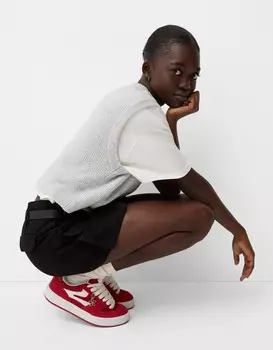 Кроссовки для скейтбординга с брелоком Bershka, красный