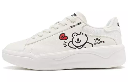 Кроссовки для скейтбординга женские низкие белые/черные/красные Xtep