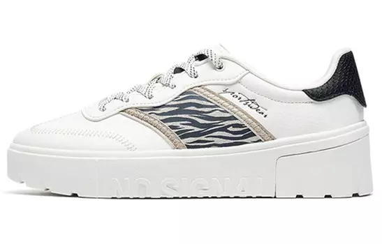 Кроссовки для скейтбординга женские, низкие, белые/черные Xtep