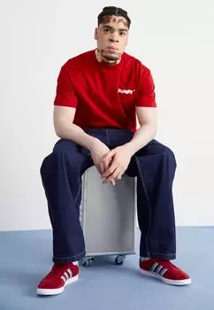 Кроссовки Gazelle Unisex adidas Originals, студенческий бордовый/preloved синий/обувь белая