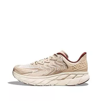 Кроссовки HOKA Clifton на массивном каблуке Hoka One One, цвет Flowing Sand