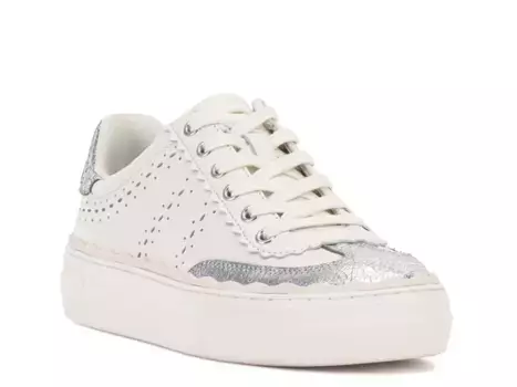 Кроссовки Jenlie Sneaker Vince Camuto, цвет coconutcream