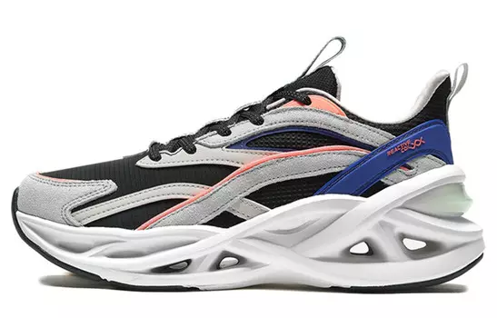 Кроссовки Lifestyle женские с низким верхом черного/фиолетового цвета Xtep