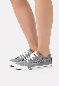 Кроссовки Mustang