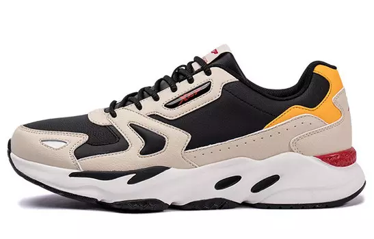 Кроссовки мужские массивные низкие бежевые/черные Xtep