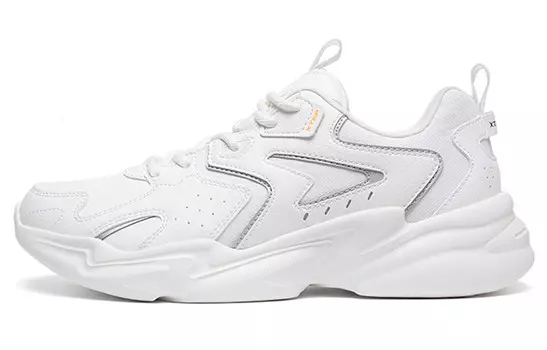 Кроссовки мужские массивные низкие бежевые Xtep