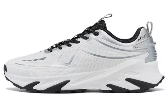 Кроссовки мужские с низким верхом Sail Белый/серебристый/черный Xtep