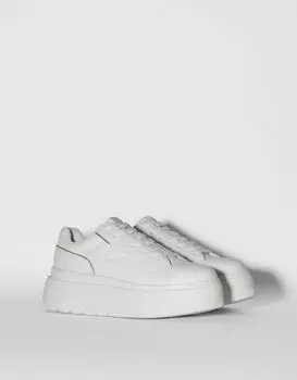 Кроссовки на платформе с металлизированными деталями Bershka