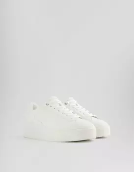 Кроссовки на платформе с тиснеными буквами Bershka, белый