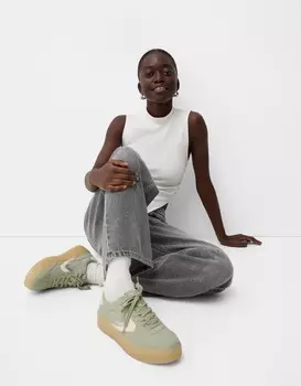 Кроссовки на платформе в стиле ретро Bershka, зеленый