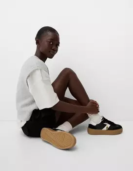Кроссовки на платформе в стиле ретро Bershka, черный