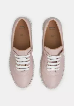 Кроссовки на шнуровке Bata, нюд
