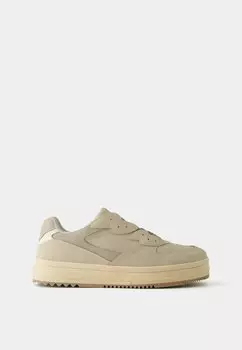 Кроссовки на шнуровке Bershka, песочный