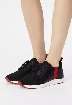 Кроссовки на шнуровке Caprice, черный