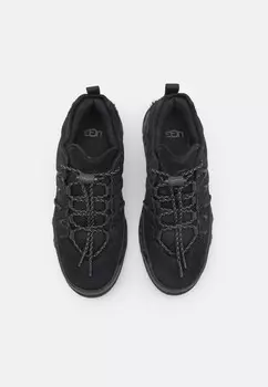 Кроссовки на шнуровке CAPTRAIL LOW UGG, черный