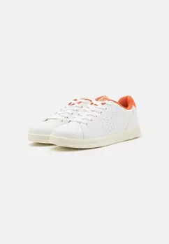 Кроссовки на шнуровке COURT LINE UNISEX Hummel, белый