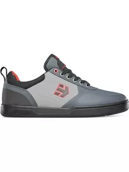 Кроссовки на шнуровке Etnies