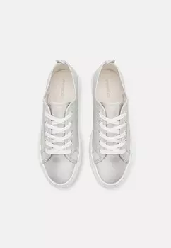 Кроссовки на шнуровке Even&Odd, серебристого цвета