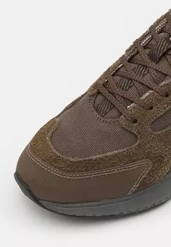 Кроссовки на шнуровке L003 EVO 224 Lacoste, коричневый