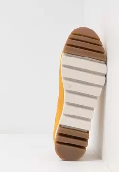 Кроссовки на шнуровке LACE UP Tamaris, желтый