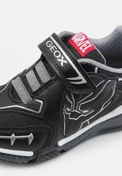 Кроссовки на шнуровке MARVEL BAYONYC BOY LIGHT UP Geox, черный