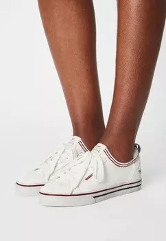 Кроссовки на шнуровке Mustang, белый