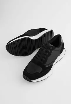 Кроссовки на шнуровке Next, черный