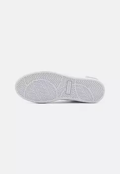 Кроссовки на шнуровке POWERCOURT 2.0 Lacoste, белый