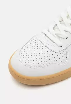 Кроссовки на шнуровке V-10 Veja, белый