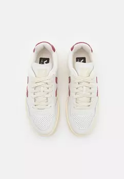 Кроссовки на шнуровке V-90 Veja, белый