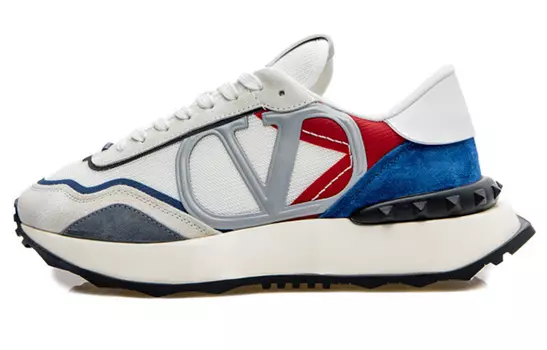 Кроссовки на шнуровке Valentino Garavani Rockstud Netrunner