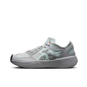 Кроссовки начальная школа JORDAN DELTA 3 LOW (GS) Jordan, цвет Schwarz/Wolfgrau/Wei/Kirschholz Rot