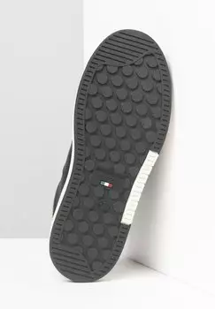 Кроссовки NeroGiardini, черный