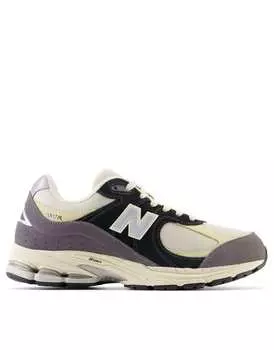 Кроссовки New Balance 2002 серого и бежевого цвета.